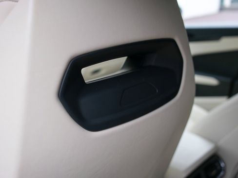 Used 2025 Lamborghini Urus SE image 36