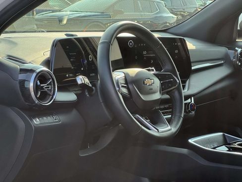 Used 2025 Chevrolet Equinox LT w/ Convenience Package II AWD/4WD image 12