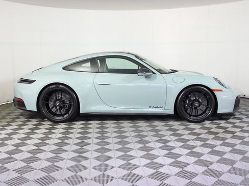 Used 2025 Porsche 911 Carrera 4 GTS image 8