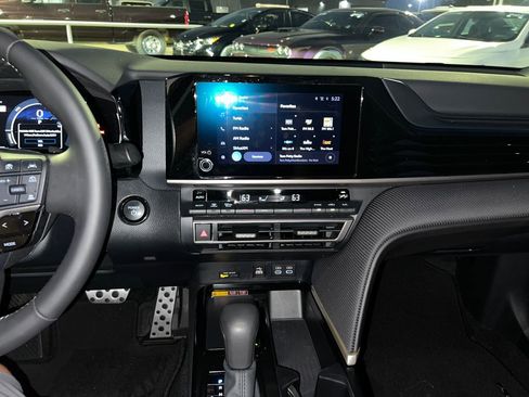 Used 2025 Toyota Camry LE image 17