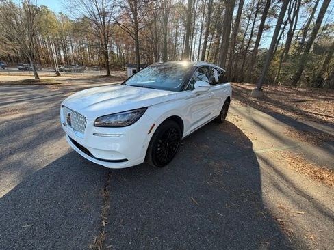 Used 2022 Lincoln Corsair Reserve w/ Equipment Group 201A image 17