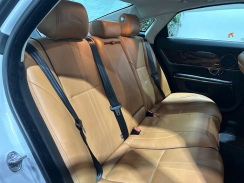 Used 2016 Jaguar XJ R-Sport RWD image 51
