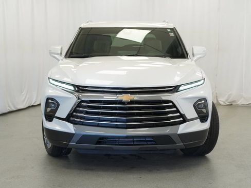 Used 2025 Chevrolet Blazer Premier w/ Driver Confidence II Package AWD/4WD image 3