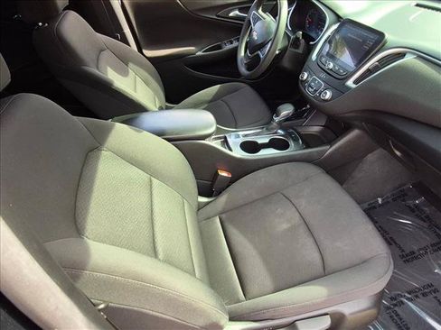 Used 2022 Chevrolet Malibu LS FWD image 19