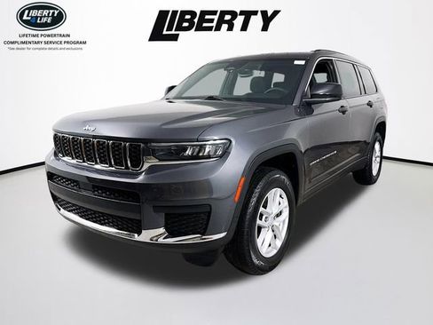 Used 2024 Jeep Grand Cherokee L Laredo image 3