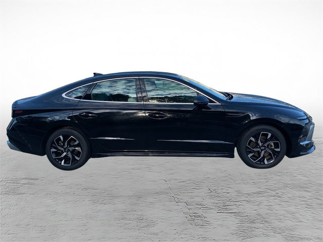 Used 2025 Hyundai Sonata SEL FWD image 2