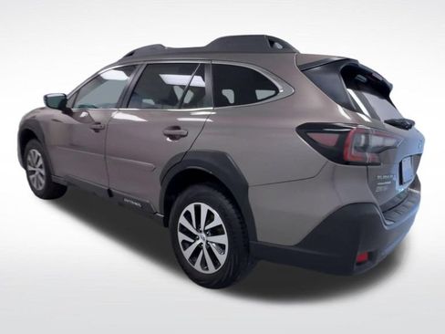 Used 2024 Subaru Outback Premium AWD/4WD image 6