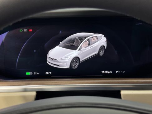 Used 2023 Tesla Model X image 17