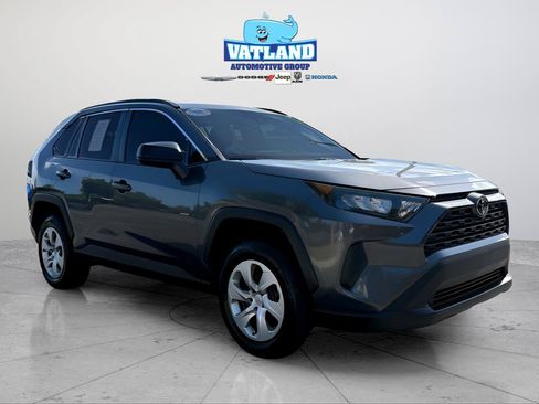 Used 2020 Toyota RAV4 LE FWD image 7