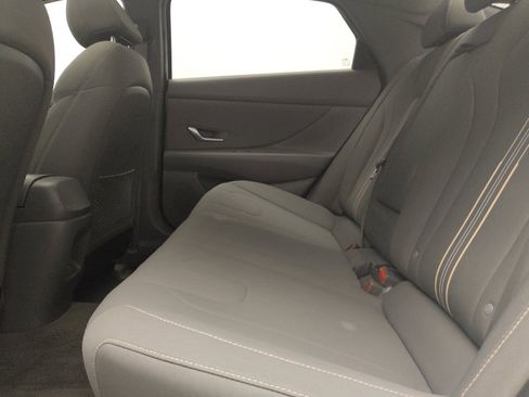 Used 2025 Hyundai Elantra SEL FWD image 18
