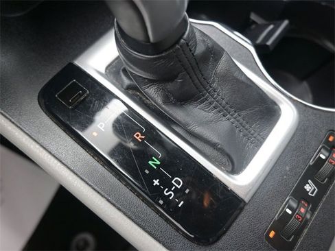 Certified 2019 Toyota Highlander Limited Platinum image 31