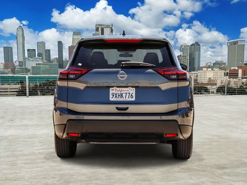 Used 2026 Nissan Rogue SV FWD image 5