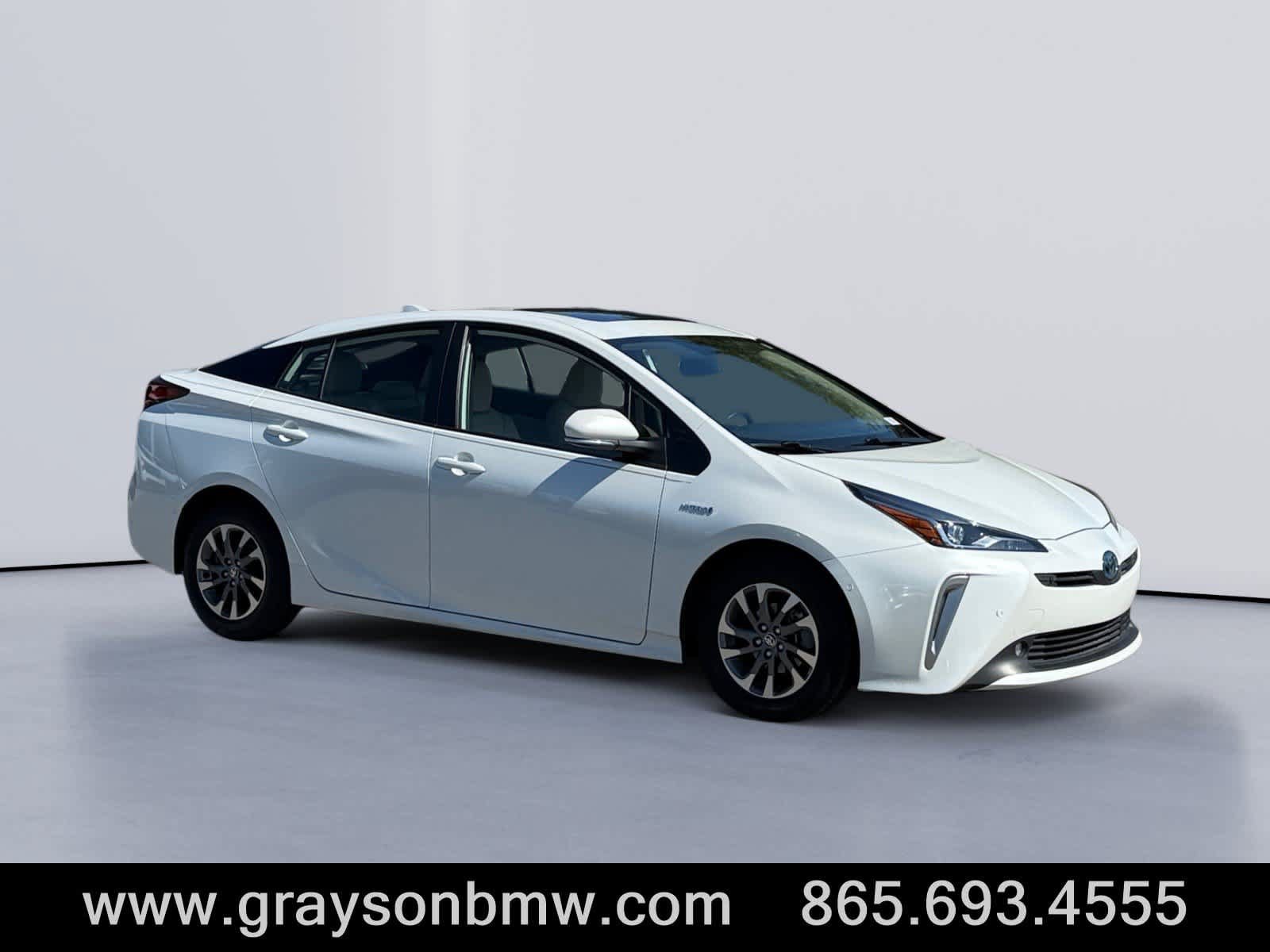Used 2022 Toyota Prius Limited w/ Premium Convenience Package FWD image 1