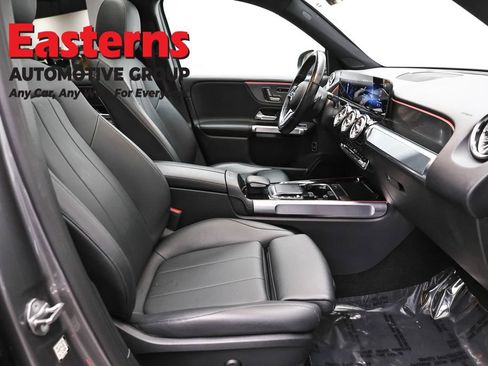 Used 2021 Mercedes-Benz GLB 250 4MATIC w/ Premium Package image 24