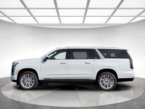 New 2026 Cadillac Escalade ESV Luxury w/ LPO, Floor Liner Package image 8