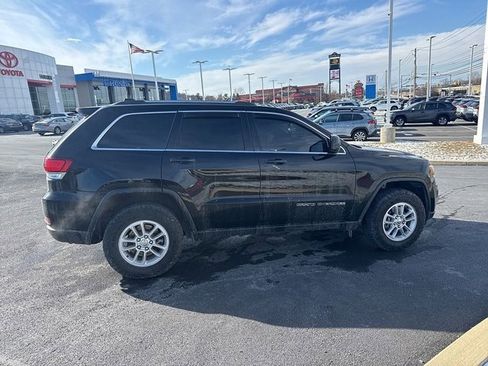 Used 2020 Jeep Grand Cherokee Laredo image 8