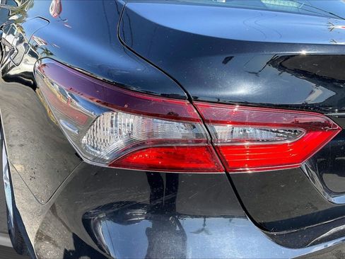Used 2021 Toyota Camry LE FWD image 30
