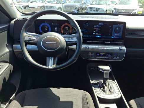 Certified 2024 Hyundai Kona SEL AWD/4WD image 10