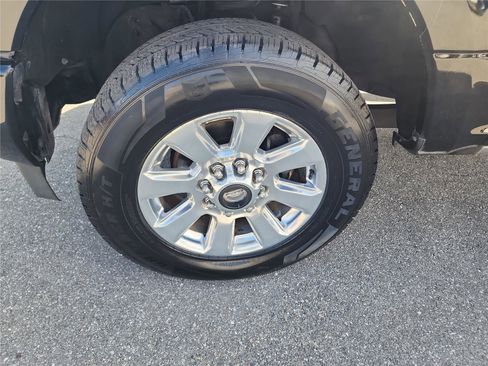 Used 2018 Ford F250 Platinum w/ Platinum Ultimate Package image 9