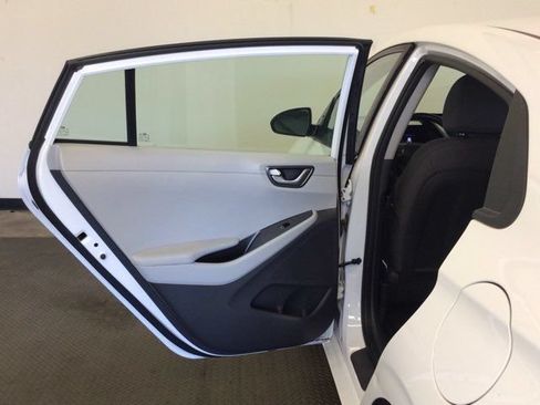 Used 2020 Hyundai Ioniq Blue FWD image 17