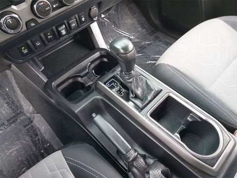 Used 2021 Toyota Tacoma TRD Off-Road image 25