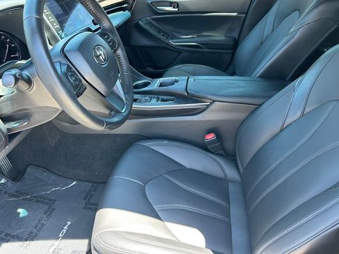 Used 2022 Toyota Avalon XLE FWD image 11