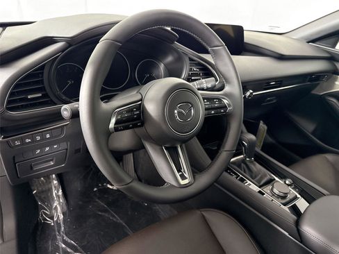 New 2026 MAZDA MAZDA3 Hatchback w/Premium Plus Pkg image 4