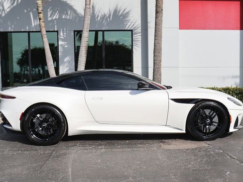 Used 2019 Aston Martin DBS Superleggera RWD image 8