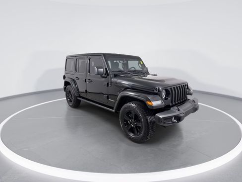 Used 2023 Jeep Wrangler Unlimited Sahara AWD/4WD image 2