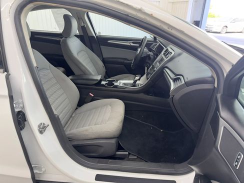 Used 2016 Ford Fusion S image 10
