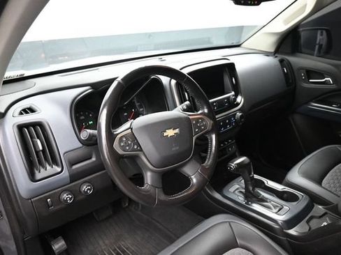 Used 2020 Chevrolet Colorado Z71 AWD/4WD image 12