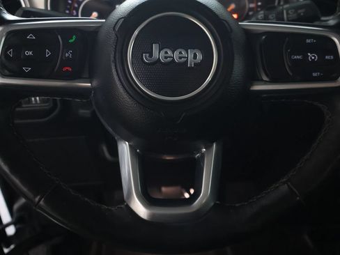 Used 2018 Jeep Wrangler Unlimited Sahara w/ Dual Top Group AWD/4WD image 18