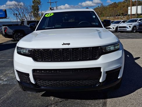 Used 2023 Jeep Grand Cherokee L Altitude image 2
