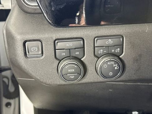 Used 2023 Chevrolet Silverado 1500 LT image 19