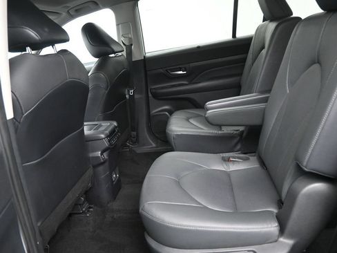 Used 2024 Toyota Grand Highlander AWD Hybrid image 14