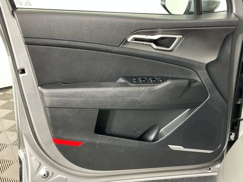 Used 2023 Kia Sportage LX image 33