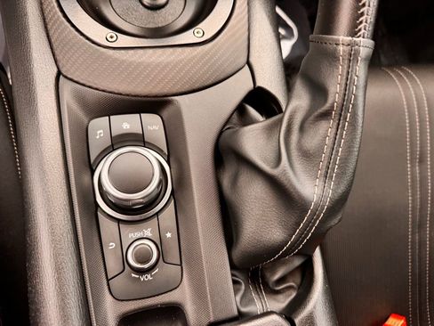 Used 2021 MAZDA MX-5 Miata Club image 28