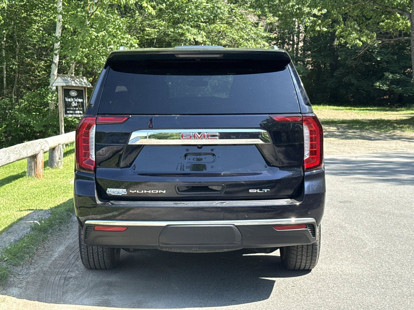 Used 2022 GMC Yukon SLT w/ SLT Premium Package AWD/4WD image 9