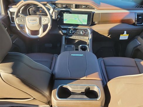 New 2026 GMC Sierra 2500 Denali w/ Denali Reserve Package image 18