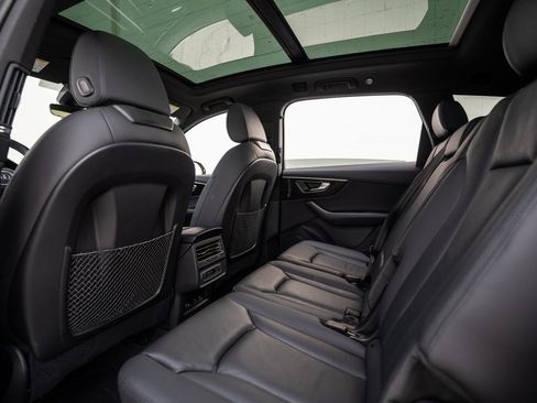 Used 2023 Audi Q7 2.0T Premium w/ Convenience Package image 39