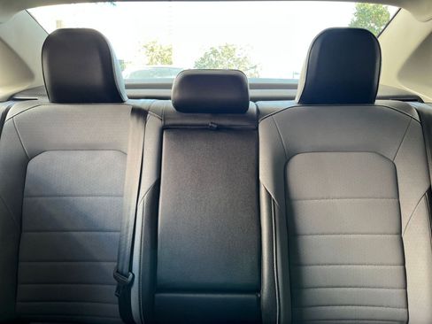 Used 2025 Volkswagen Jetta SE image 39