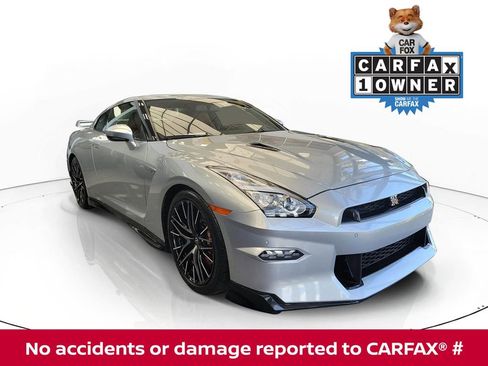Used 2024 Nissan GT-R Premium w/ Premium Interior Package image 1