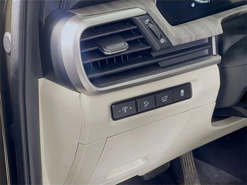 Used 2023 Kia Telluride EX w/ EX Captain's Chair Package image 11