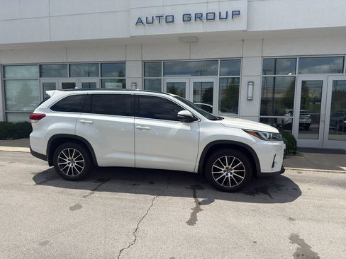 Used 2018 Toyota Highlander SE AWD/4WD image 10
