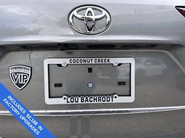 Used 2025 Toyota Highlander XLE FWD image 13