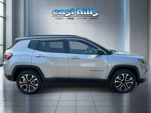 Used 2023 Jeep Compass Limited w/ Sun and Sound Group AWD/4WD image 2
