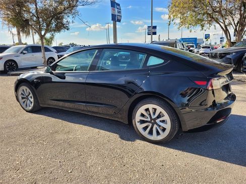 Used 2023 Tesla Model 3 Standard Range image 9