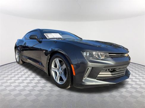 Used 2018 Chevrolet Camaro LT image 3