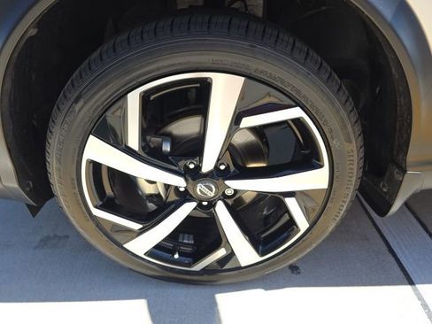 Used 2021 Nissan Rogue Sport SL w/ Premium Package image 10