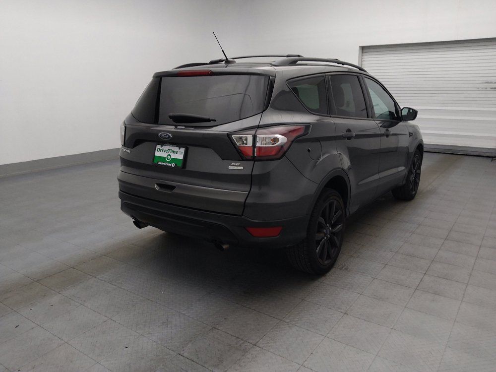 Used 2017 Ford Escape SE w/ SE Sport Appearance Package FWD image 9